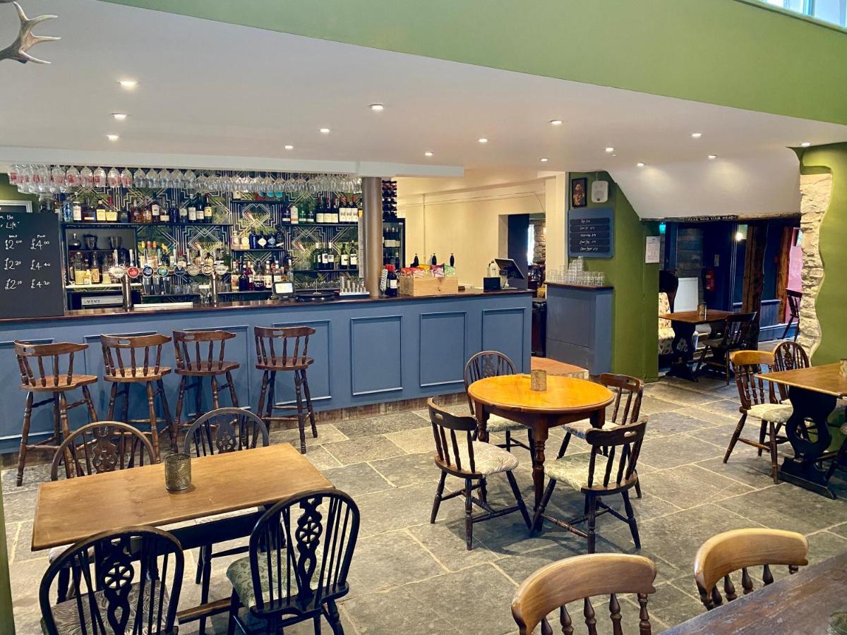 The Lion At West Pennard Hotel Екстериор снимка The interior of the pub