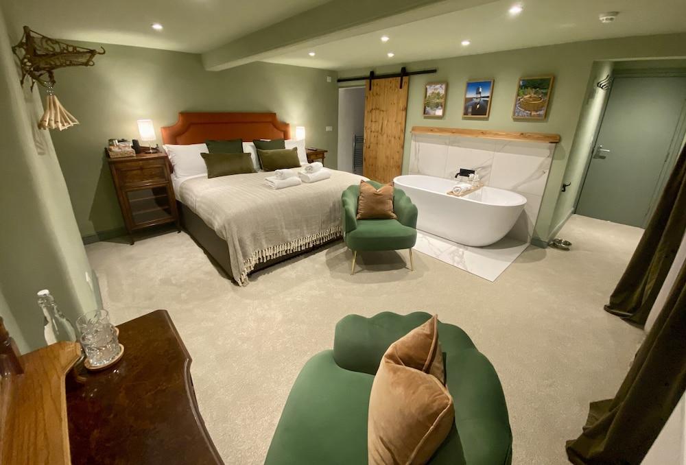 The Lion At West Pennard Hotel Екстериор снимка The Green Room