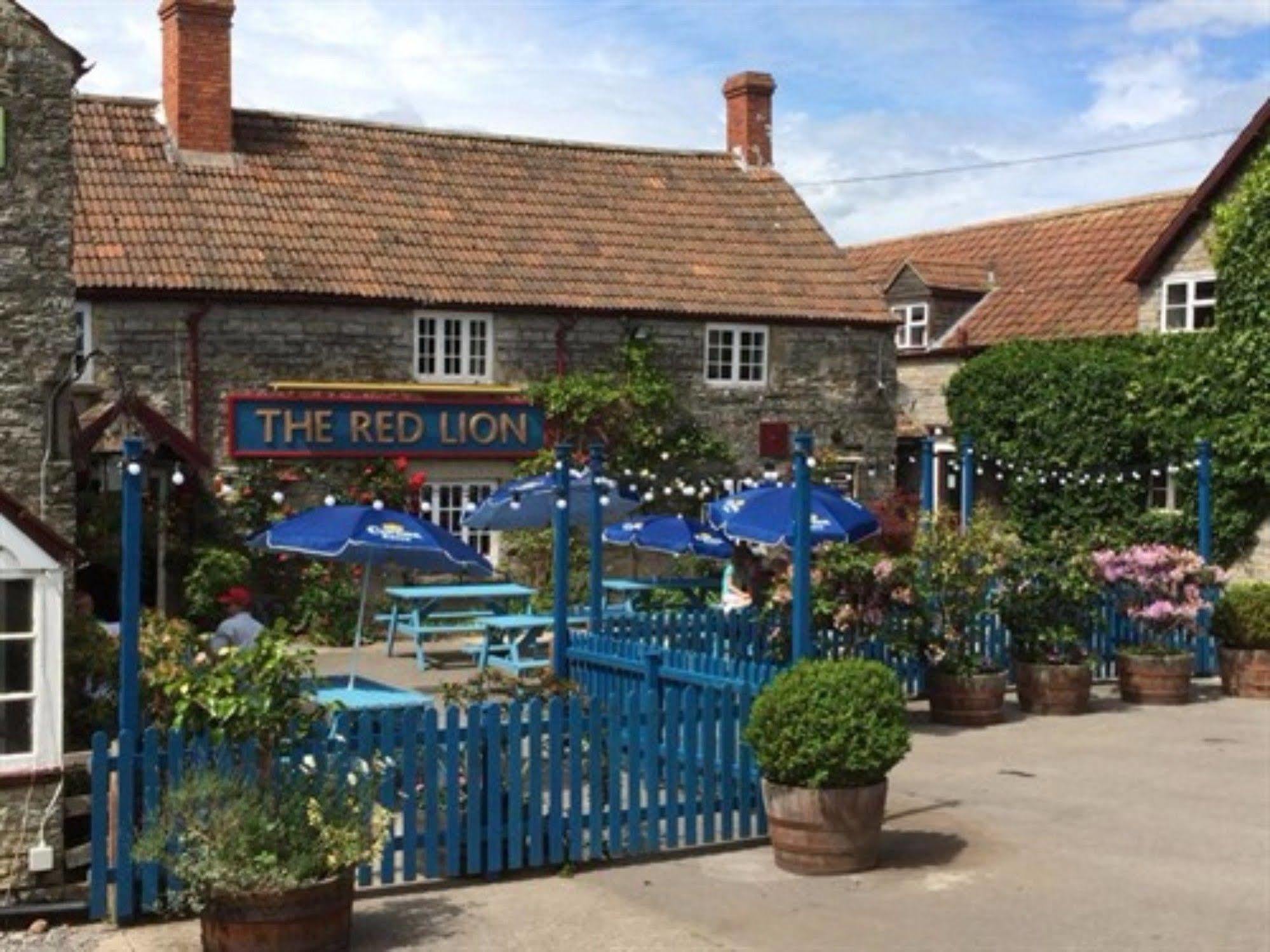 The Lion At West Pennard Hotel Екстериор снимка The Red Lion